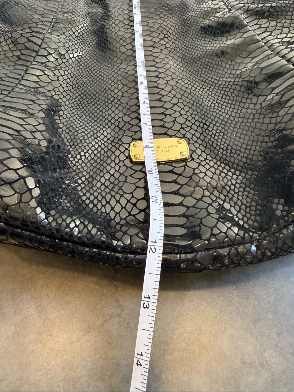 Michael Kors Black Snakeskin-Effect Shoulder Bag with Gold Hardware - Picture 6 of 7